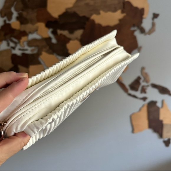 BVLGARI Cream Ivory Ribbed Cosmetic Zip Pouch - Picture 2 of 8